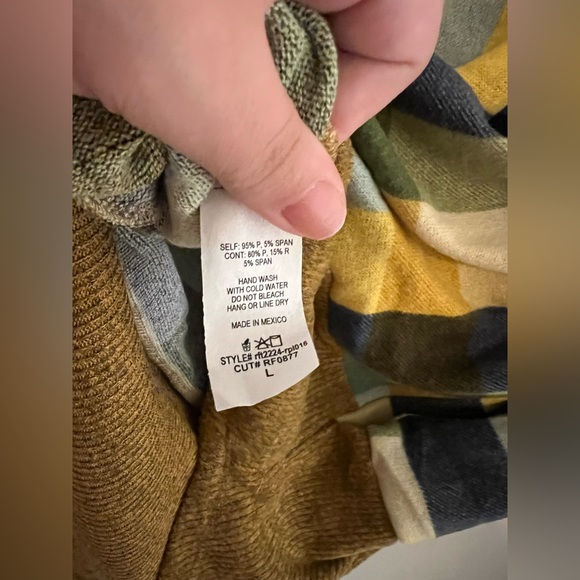 Riah Fashion - Plaid Top - Picture 3 of 7